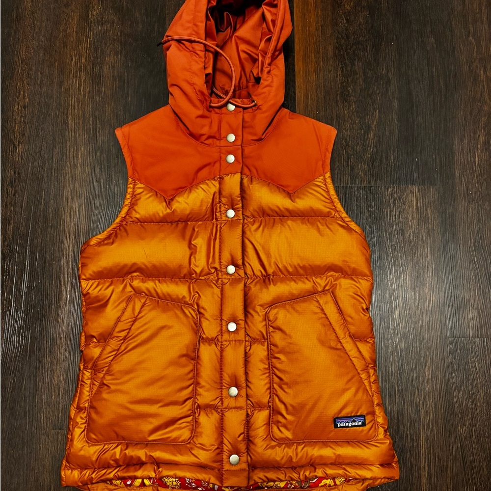 Patagonia hooded puffer vest
